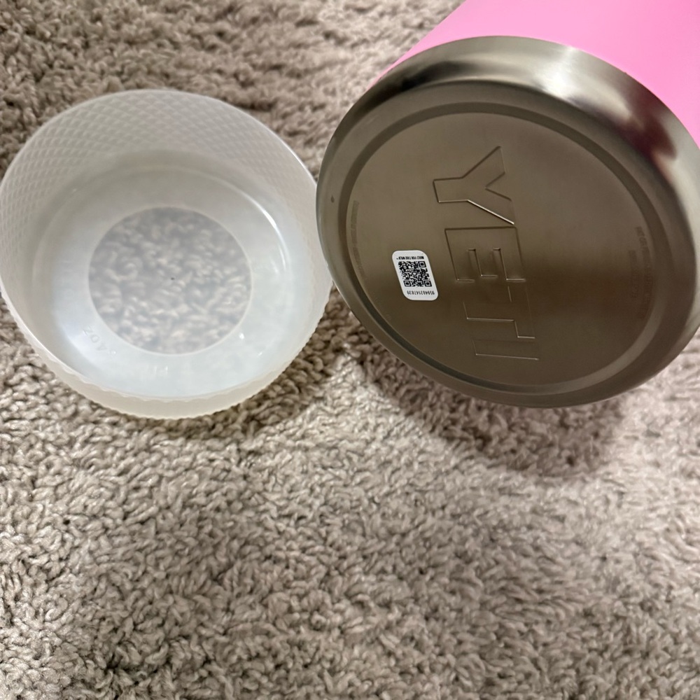 Yeti Rambler 64 OZ Bottle Power Pink Chug Cap Half Gallon Limited Edition - Picture 6 of 7